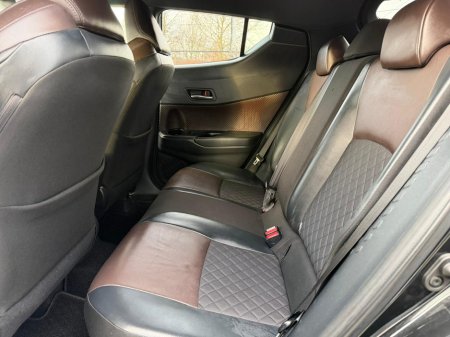 2017 Toyota C-HR (171) 1.8 HYBRID SPORT AUTO €18,950 thumbnail