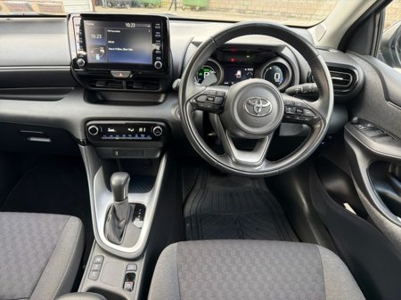 2021 Toyota Yaris *NOW SOLD* HYBRID LUNA SPORT // SMART ENTRY/SMART START // AIR CON // BLUETOOTH // APPLE CARPLAY // DIGITAL DASH // PRIVACY GLASS €22,945 thumbnail