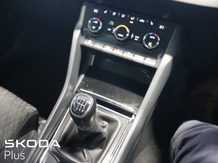 2023 Skoda Karoq 2.0TDI 150HP Style €34,950 thumbnail