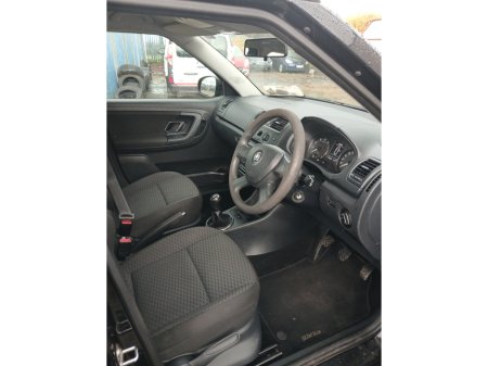 2013 Skoda Fabia 1.2 TSI 86HP AMBITION €4,675 thumbnail