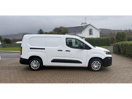 2022 Peugeot Partner 1.5 BLUE HDI 100 LONG BODY 6.2 €13,750 thumbnail
