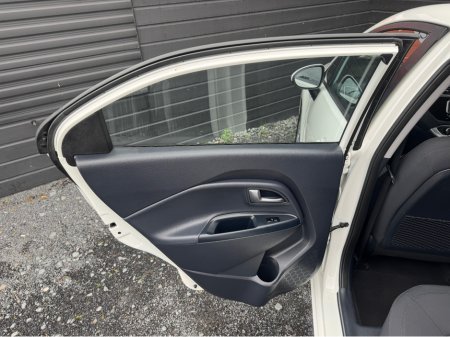 2015 Kia Rio - thumbnail 17