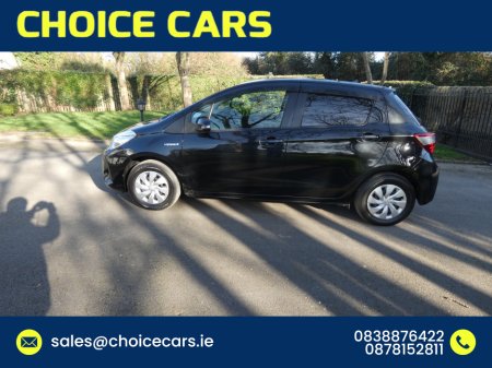 2017 Toyota Yaris - thumbnail 3