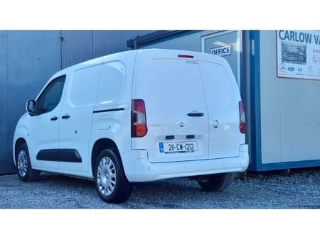 2021 Vauxhall Combo - view 4