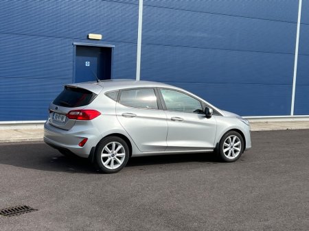2018 Ford Fiesta - thumbnail 4