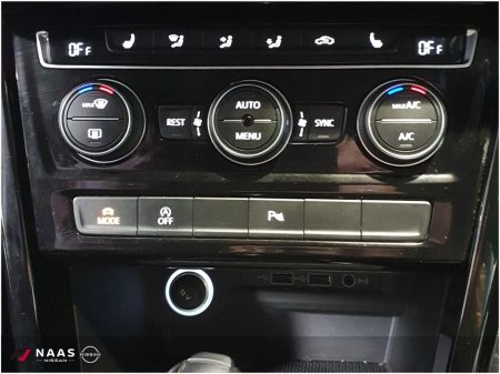 2019 Volkswagen Touran HIGHLINE 1.4 TSI (192) €25,945 thumbnail