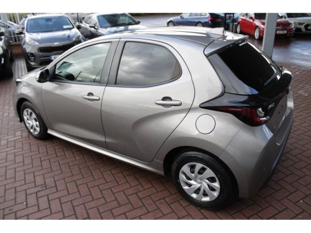 2021 Toyota Yaris - thumbnail 6