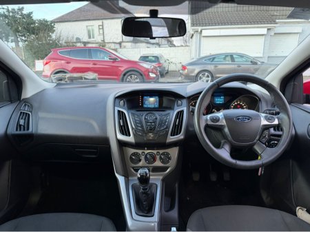 2011 Ford Focus - thumbnail 19