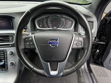 2017 Volvo V60 D4 CLASSIC 2.0 D // SERVICE HISTORY // REVERSE CAMERA // DIGITAL CLUSTER €19,900 thumbnail