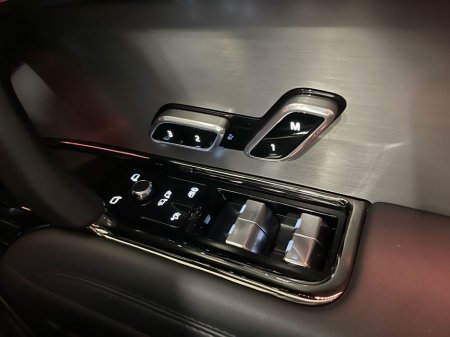 2023 Land Rover Range Rover - thumbnail 4