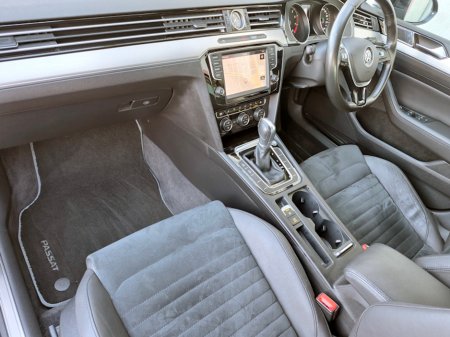 2016 Volkswagen Passat - thumbnail 14