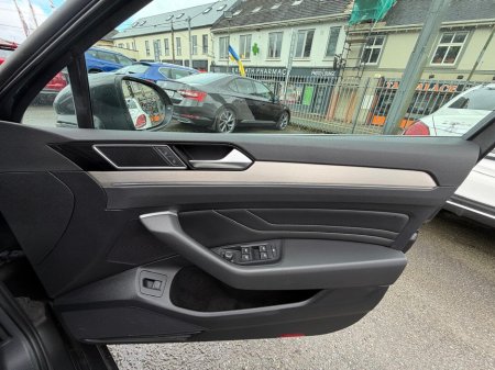 2021 Volkswagen Passat - thumbnail 22