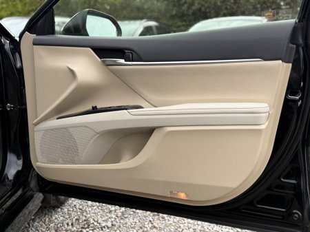 2021 Toyota Camry - thumbnail 16