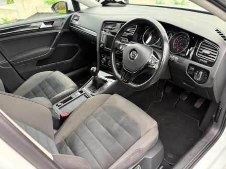 2016 Volkswagen Golf 2.0 TDI 5DR 150HP Edition-40 €10,950 thumbnail