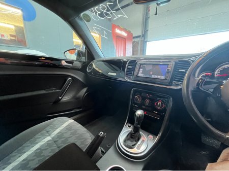 2017 Volkswagen Beetle 2017 VOLKSWAGEN BEETLE 1.2 AUTOMATIC WITH REVERSE CAMERA AND MORE thumbnail