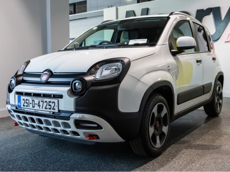 2025 Fiat Panda 1.0 CROSS 5DR €16,950