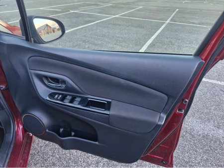 2018 Toyota Vitz AUTOMATIC LOW KMS FINANCE AVAILABLE €11,995 thumbnail