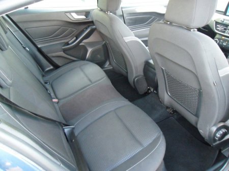 2020 Ford Focus - thumbnail 9