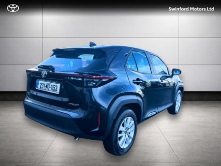 2023 Toyota Yaris Cross - thumbnail 2