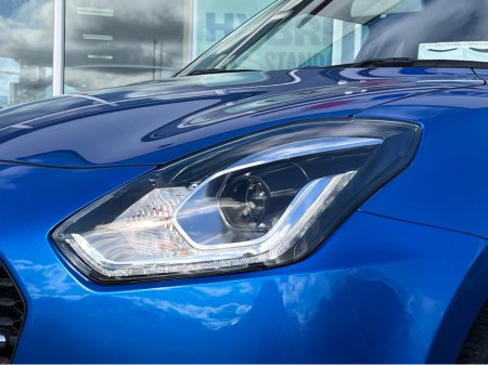 2023 Suzuki Swift - thumbnail 3