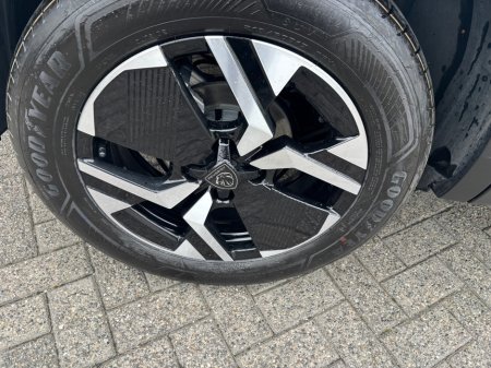 2025 Peugeot 2008  €31,950