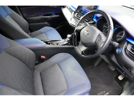 2017 Toyota C-HR - thumbnail 2