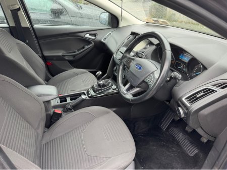 2015 Ford Focus - thumbnail 4