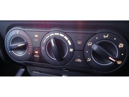 2016 Mazda Mazda3 *NEW NCT 2028* 1.5 EXECUTIVE 5dr €11,945 thumbnail