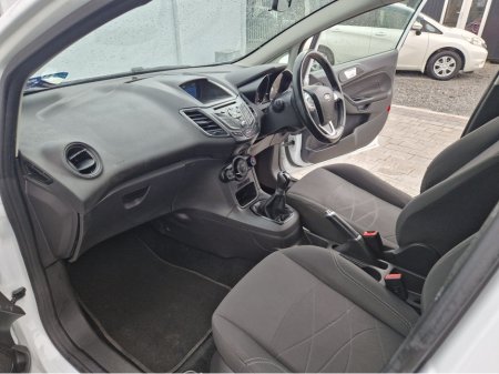 2017 Ford Fiesta ZETEC 1.25 60PS M5 5DR MCA 4DR €7,995 thumbnail