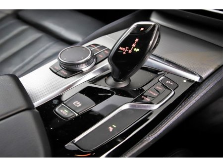 2018 BMW 5 Series - thumbnail 21