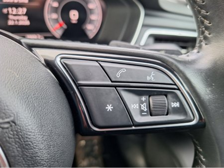 2020 Audi A4 2.0 TDI TECHNIK 35 163PS  SE AUTO *High Spec/Heated Seats/Reverse Camera/Front & Rear Sensors* thumbnail