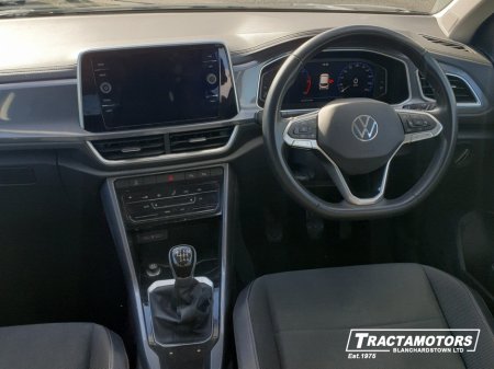 2024 Volkswagen T-Roc - thumbnail 2