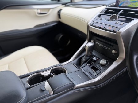 2020 Lexus NX 300 h - thumbnail 13