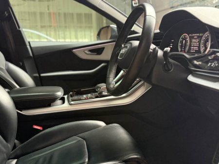 2021 Audi Q8 3.0TFSI e 55 S Line €69,900 thumbnail