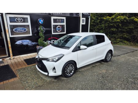 2016 Toyota Vitz - thumbnail 4