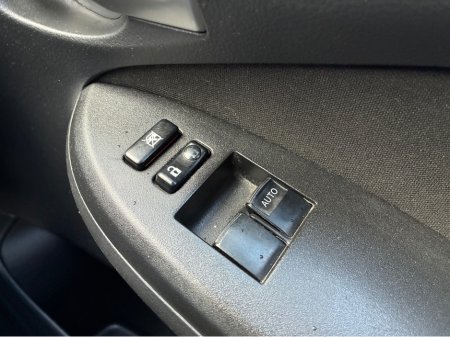 2012 Toyota Corolla 1.33 TERRA MC 4DR €3,950 thumbnail