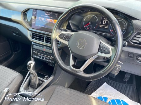 2022 Volkswagen T-Cross LIFE 1.0 TSI MANUAL 5SPEED 95BHP €22,950 thumbnail