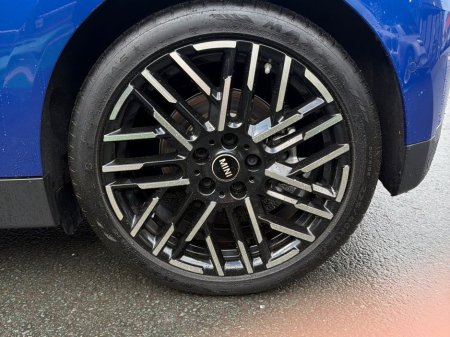 2025 MINI Hatch Cooper SE €32,950 thumbnail