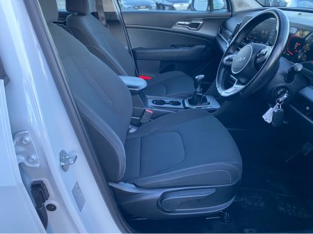2022 Kia Sportage 1.6 CRDI K2 DIESEL 5DR MANUAL 115 BHP (222 REG ) €22,800 thumbnail