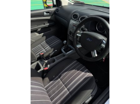 2009 Ford Focus - photo 9