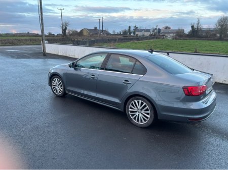 2016 Volkswagen Jetta HIGHLINE 2.0 TDI MANUAL 5SPEED 110BHP 4DR €12,500 thumbnail