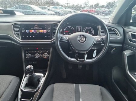 2019 Volkswagen T-Roc 1.0 TSI 115bhp Design €18,495 thumbnail