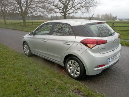 2015 Hyundai i20 - thumbnail 10