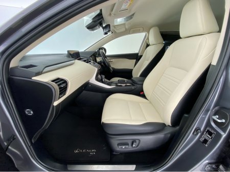 2021 Lexus NX 300 h - thumbnail 2