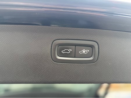 2017 Volvo XC90 - thumbnail 15