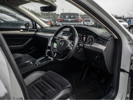 2019 Volkswagen Passat 2019 VW Passat Highline Auto/High spec/1yr warrant €25,888 thumbnail