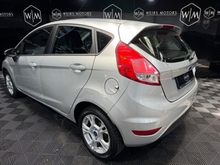 2013 Ford Fiesta - thumbnail 10