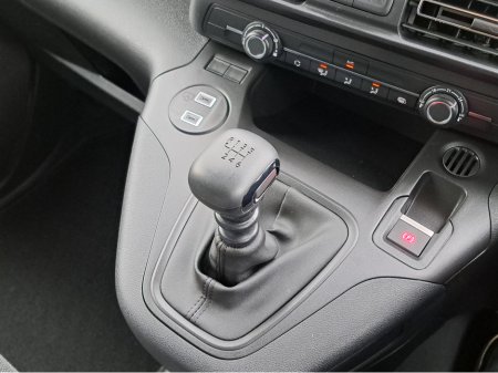 2026 Opel Combo KOMFORT  L1H1 1.5TD 100BHP  **LED HEADLIGTS** €21,098 thumbnail