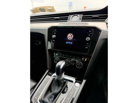 2017 Volkswagen Passat Volkswagen Passat 2017 GTE AUTO High Line €14,990 thumbnail