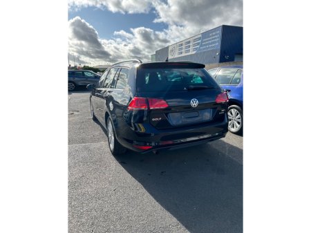 2014 Volkswagen Golf  €10,950 thumbnail